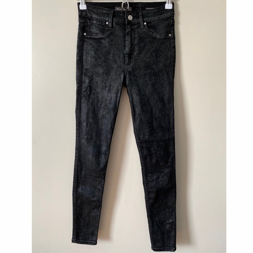 A&F • 25 • High Rise Super Skinny Jeans Distressed Black Coating